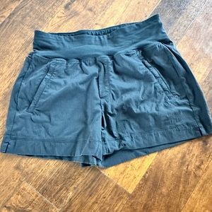 Trekkie north short size 4 womens
